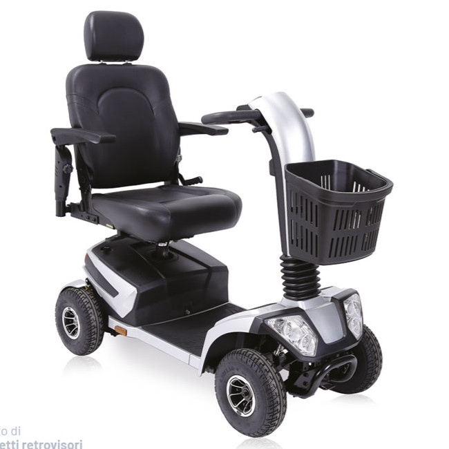 Scooter per anziani con sospensioni per uso esterno