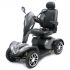 Scooter per anziani con motore elettrico e sedile imbottito