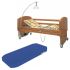Letto da degenza elettrico con sponde e doghe in legno + materasso antidecubito Mono Portanza